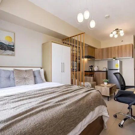 Furnished Studio In Avida Towers Riala, Cebu It Park With Work Desk, Fast Wifi, Netflix And Pool
